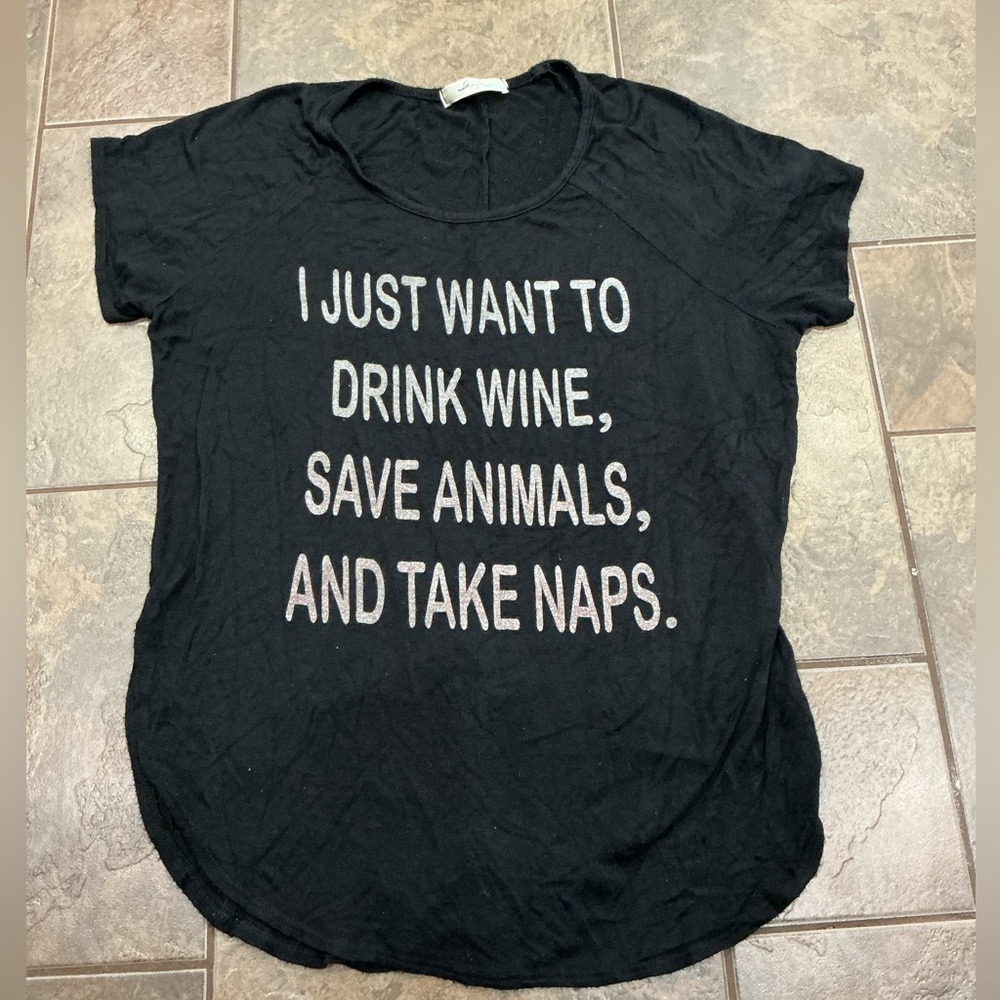 💰Make an offer, bundle and save💰 Black Graphic T-Shirt with Fun Wine Slogan
